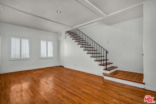 Building Photo - 10801 Lindbrook Dr