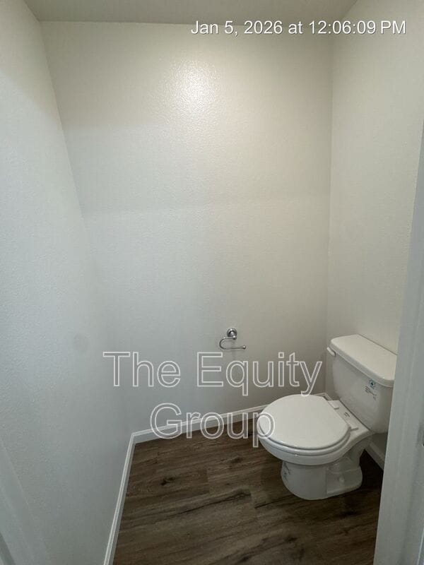 Building Photo - 7064 W Wren Ave