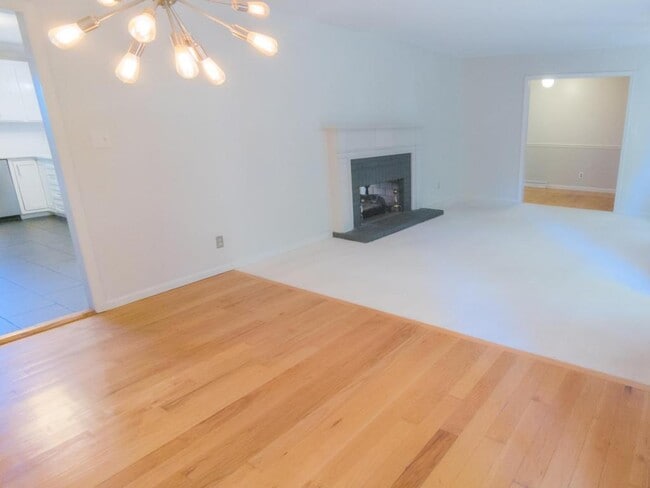 Building Photo - 122 Maxwell Dr