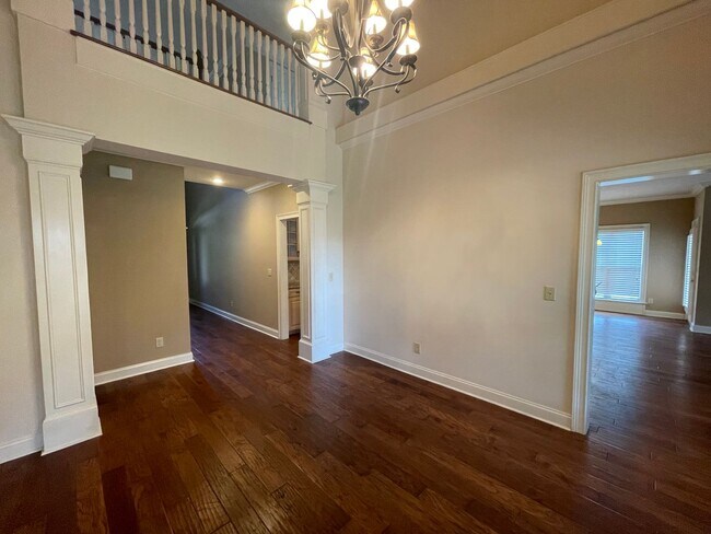 Building Photo - Beautiful 5 Bedroom 3 Bath In Taylor Lakes...