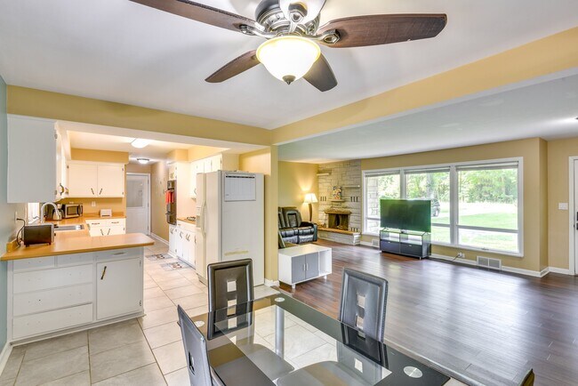 Building Photo - 4152 Sawyer Rd