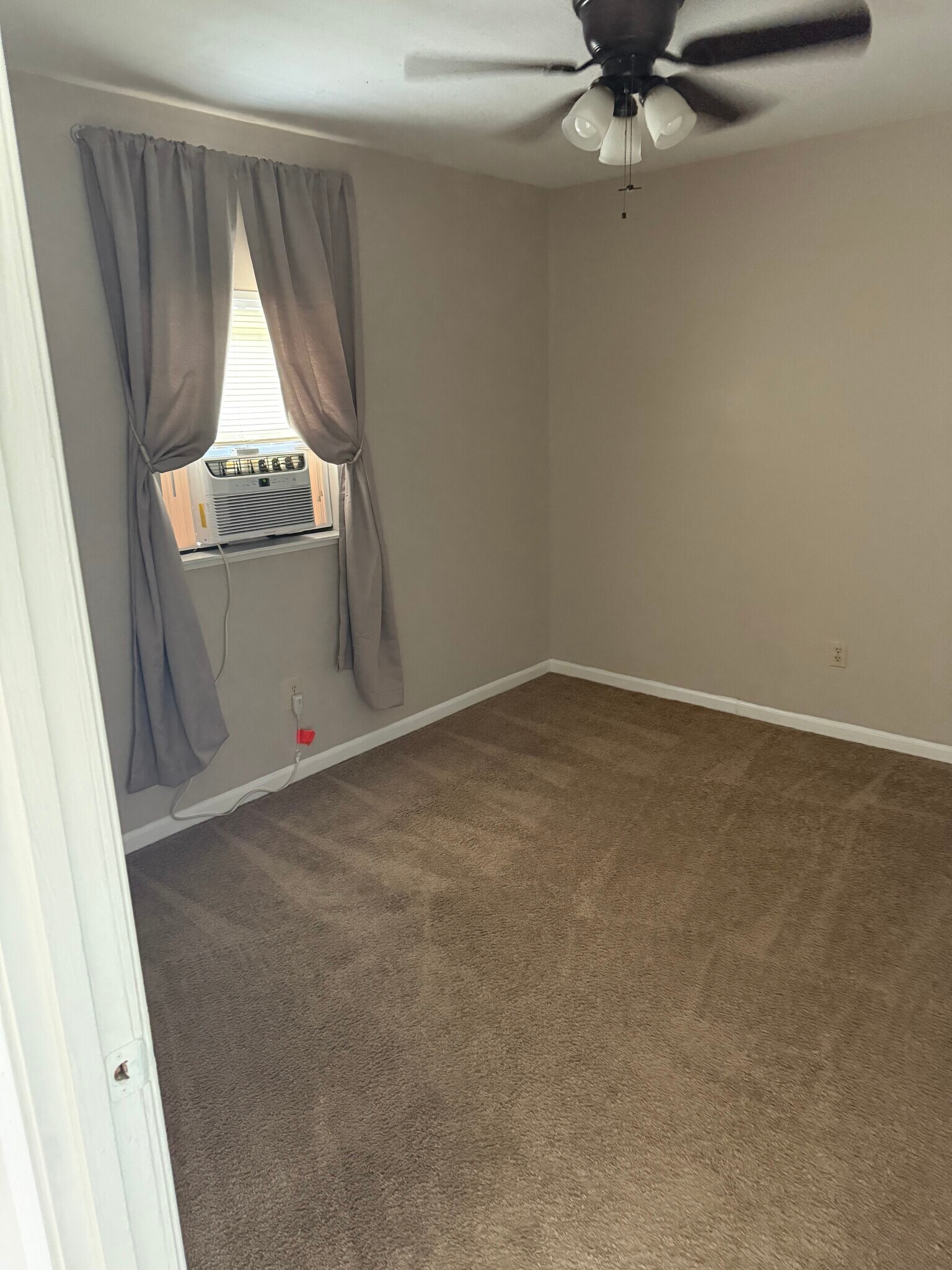 Bedroom - 981 Charlotte Ave
