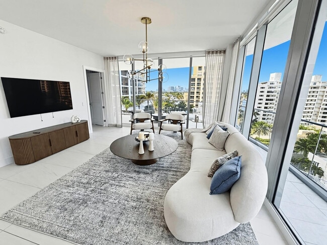 Building Photo - 151 N Seabreeze Blvd