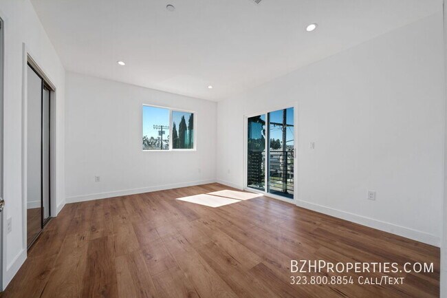 Building Photo - 6336 Beck Ave