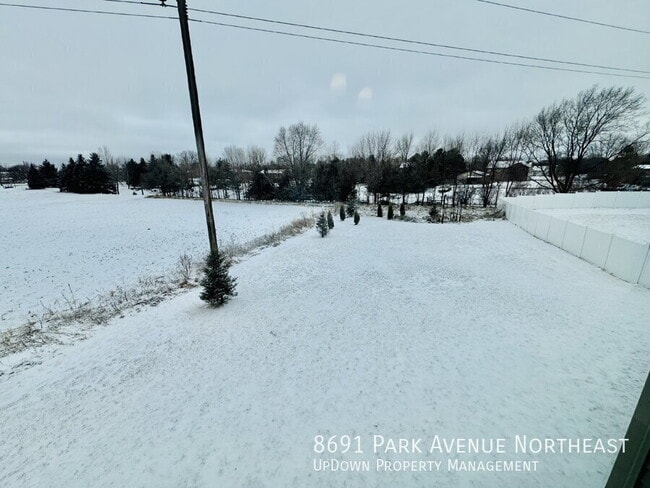 Building Photo - 8691 Park Ave NE