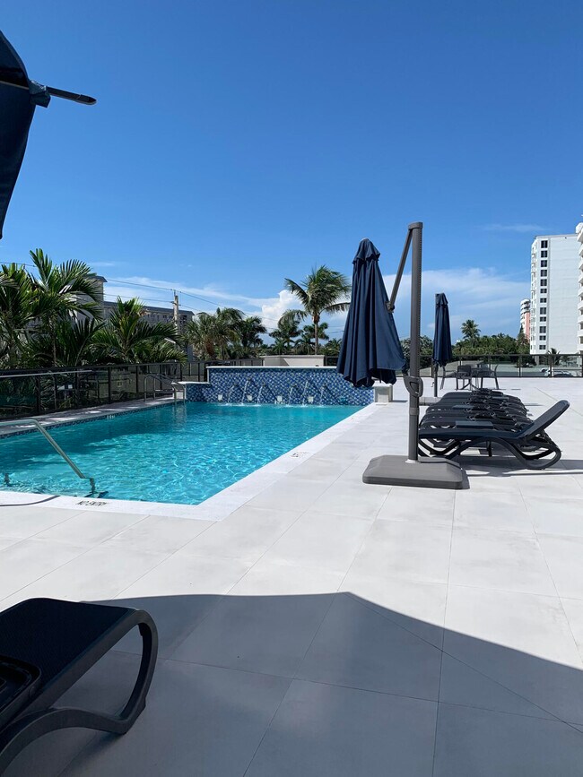 Building Photo - 3115 S Ocean Blvd