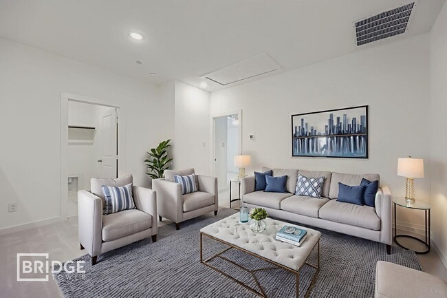 Building Photo - 216 Marcus St