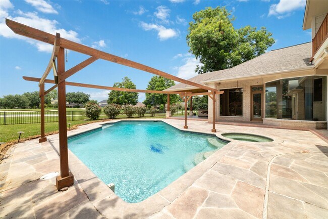 Building Photo - 32610 Whitburn Trail