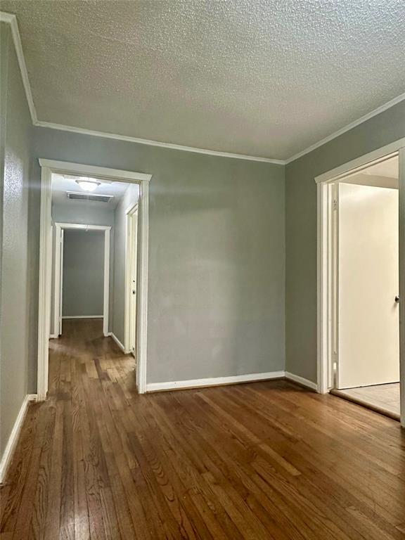 Building Photo - 2303 Oaklawn Dr
