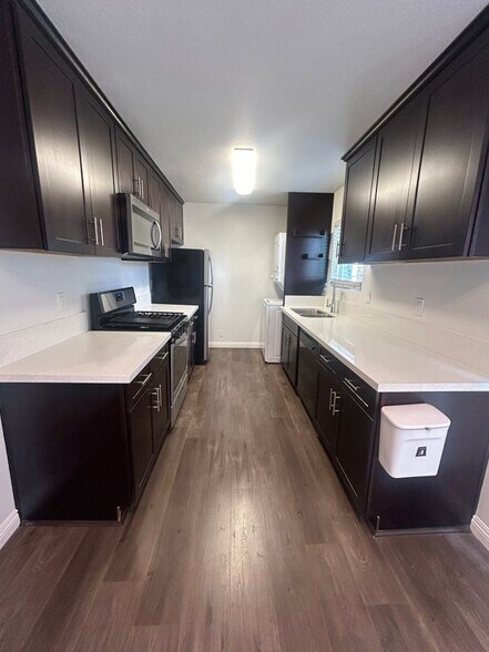 Primary Photo - 1305 N Garfield Ave