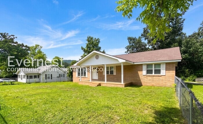 Building Photo - 3217 Plaza Cir