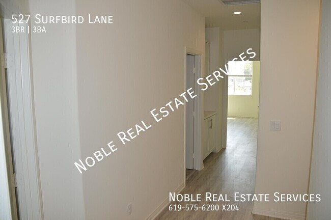 Building Photo - 527 Surfbird Ln