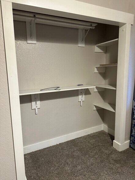 Building Photo - 81 Phillips Ln