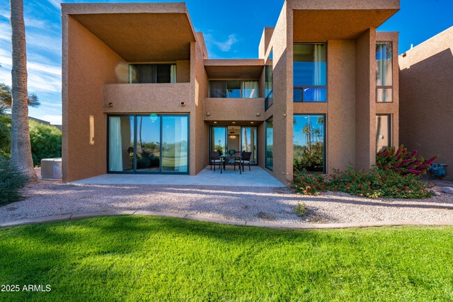 Building Photo - 7401 N Scottsdale Rd