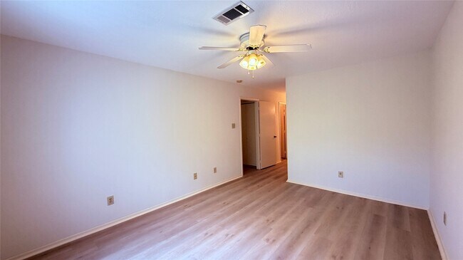 Building Photo - 10555 Turtlewood Ct