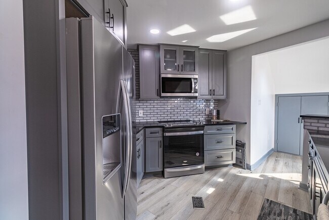 Building Photo - 22814 Verano Dr