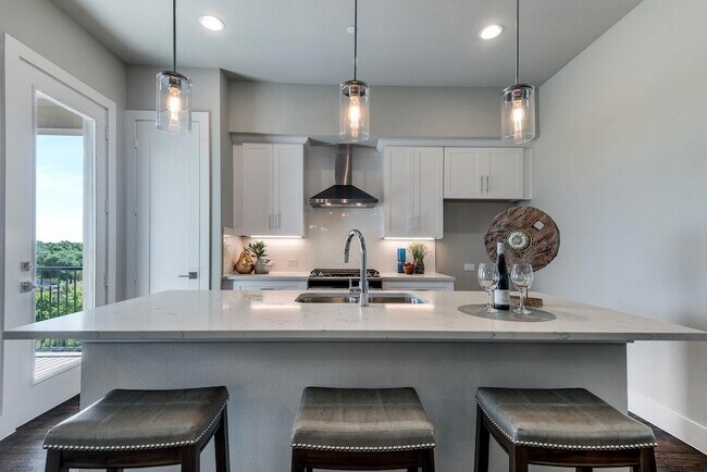 Building Photo - 770 N Plano Rd