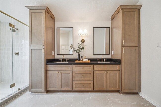 Building Photo - 6806 Flowermound Dr