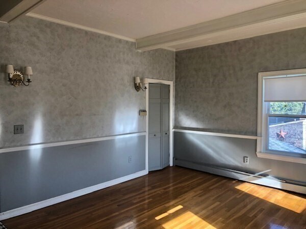 Building Photo - 127 Pond St