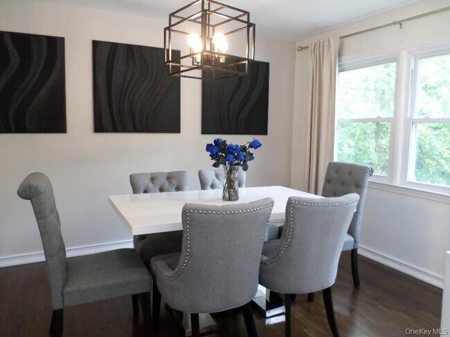 Building Photo - 8 Jodi Ln