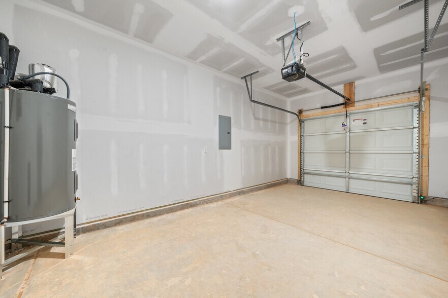 Building Photo - 207 9th Ave SE