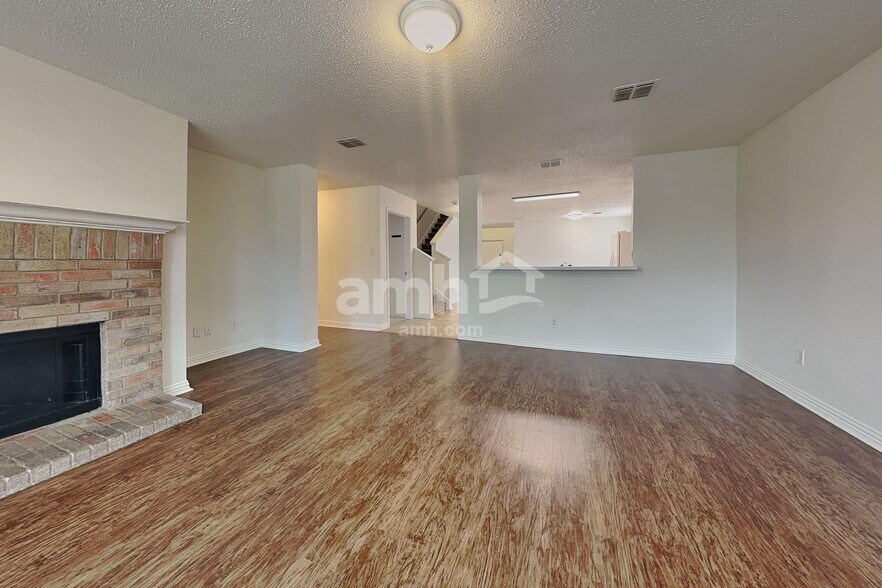 Building Photo - 4405 Statesman Ln