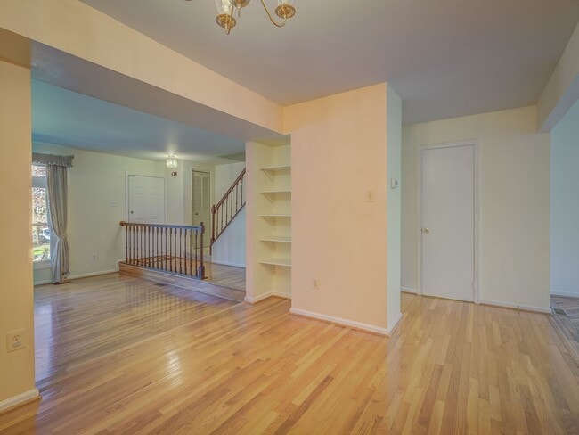 Building Photo - A Lovely Brick-Front Town House