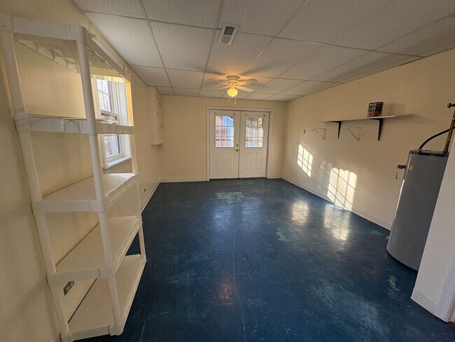 Building Photo - Spacious split level in Campell County nea...