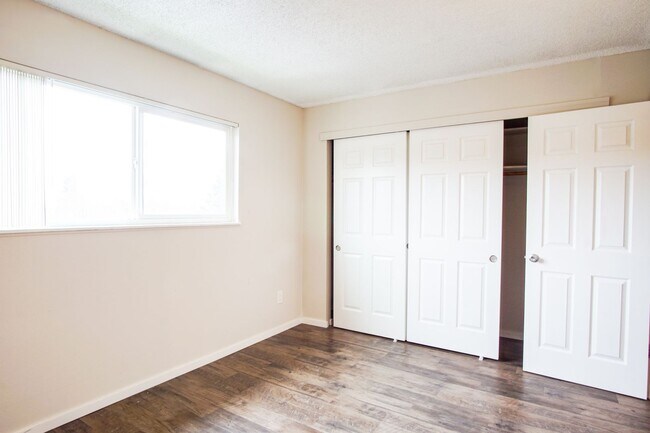 Building Photo - Contemporary 1-Bedroom in Buckman Neighborhood with Parking!