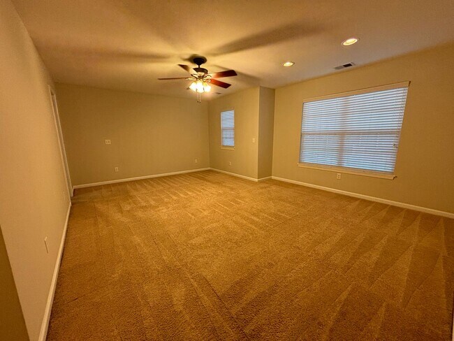 Building Photo - 408 Abe Cir