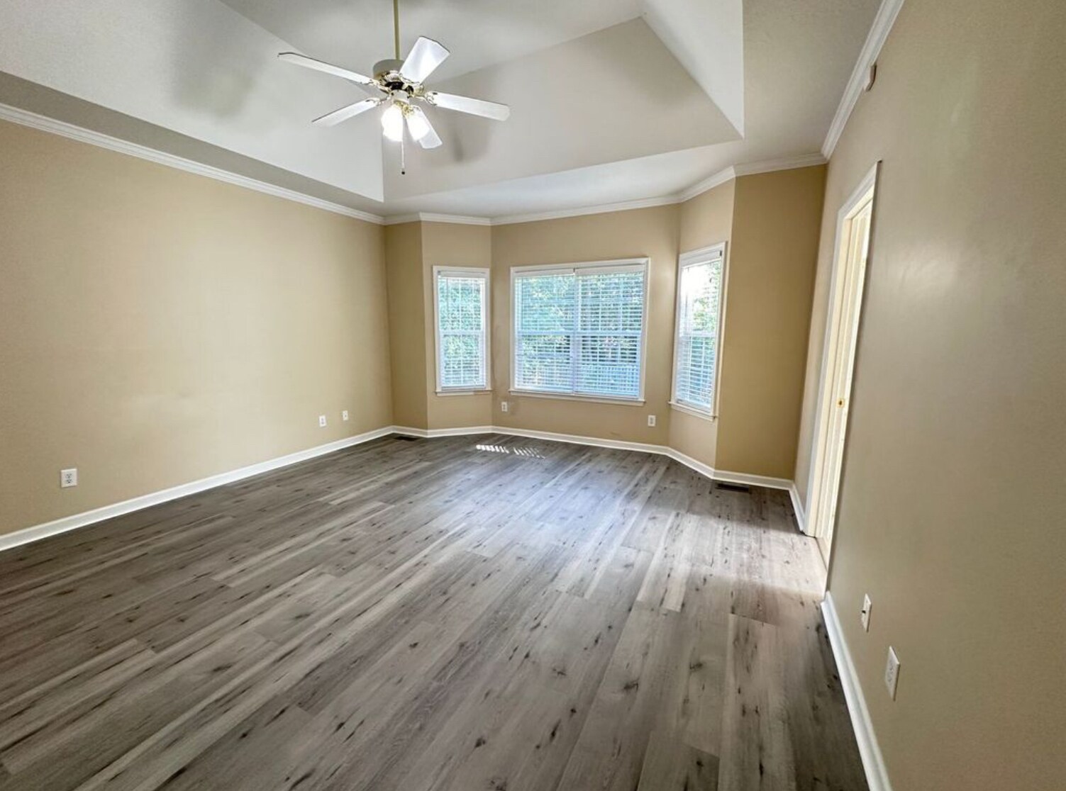 Building Photo - 297 High Chaparral Dr