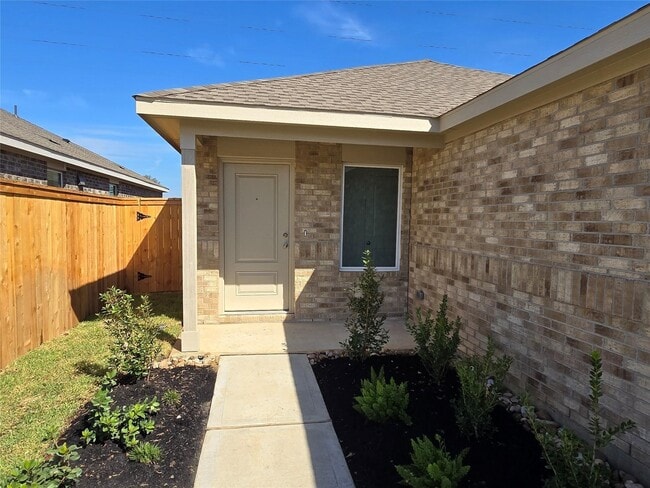 Building Photo - 1638 Gardenia Grv Ln