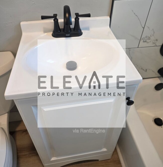 Building Photo - 2217 SW 49th St