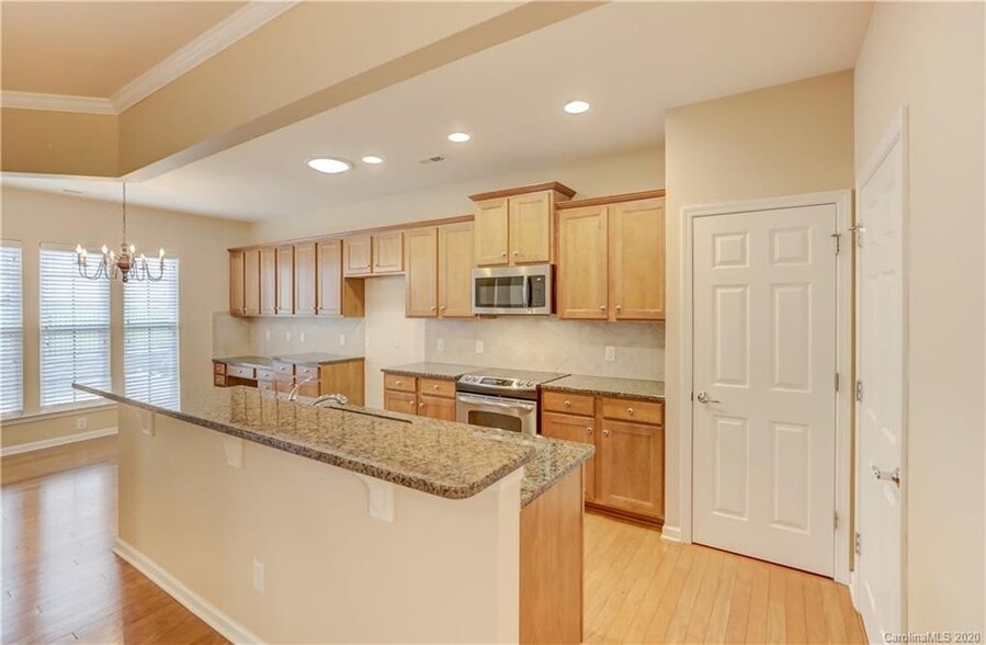 Kitchen island - 8118 Crater Lake Dr