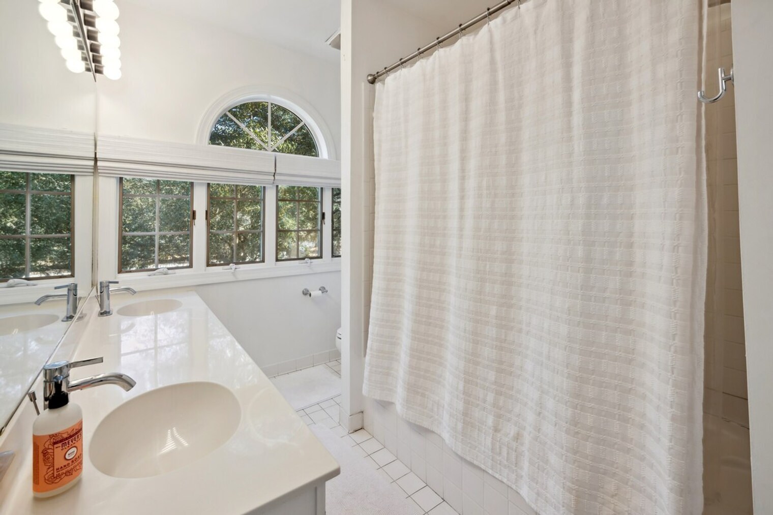 Building Photo - 723 Bonnyneck Dr