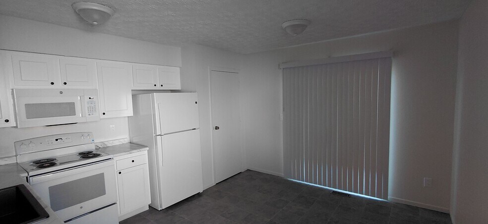 Building Photo - 2502 Thimbleberry Rd