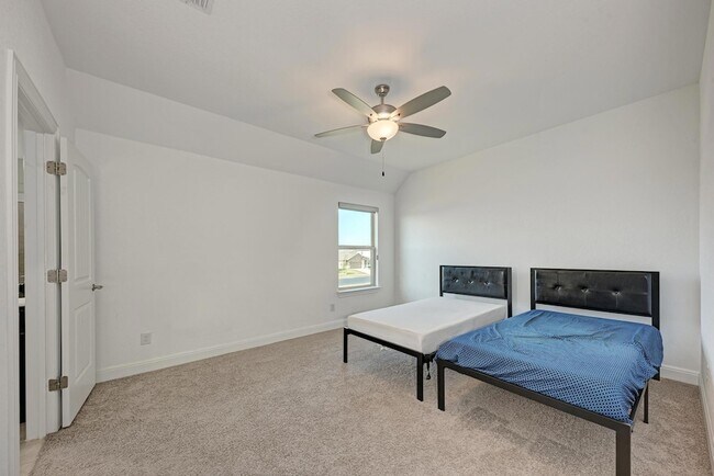 Building Photo - 101 Caponi Fish Ln