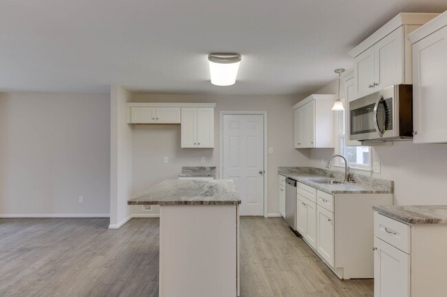Building Photo - 213 Clemwood Pkwy
