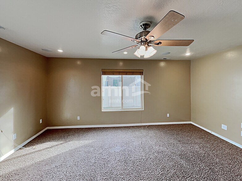 Building Photo - 1438 W 250 N