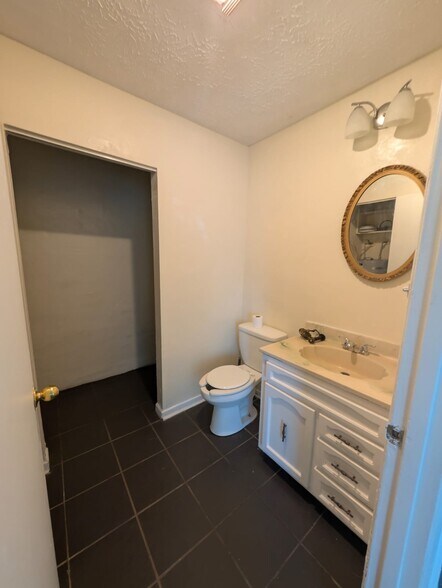 Building Photo - 9102 Woodpark Ln
