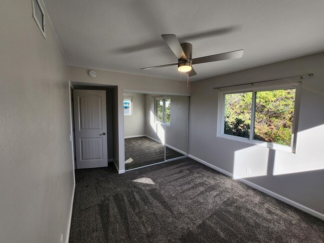 Building Photo - 3825 Polaris Dr