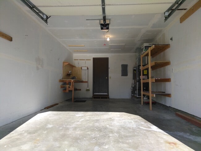 Building Photo - 5555 N Millrun Ave