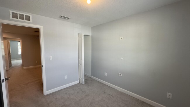 Building Photo - 4230 Napoli Lake Dr
