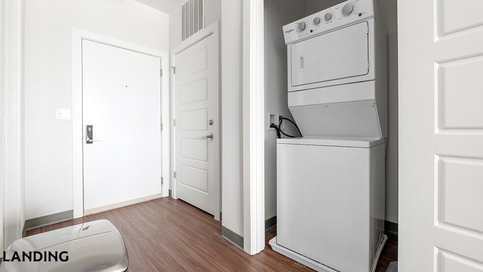 Building Photo - 302 13th St S