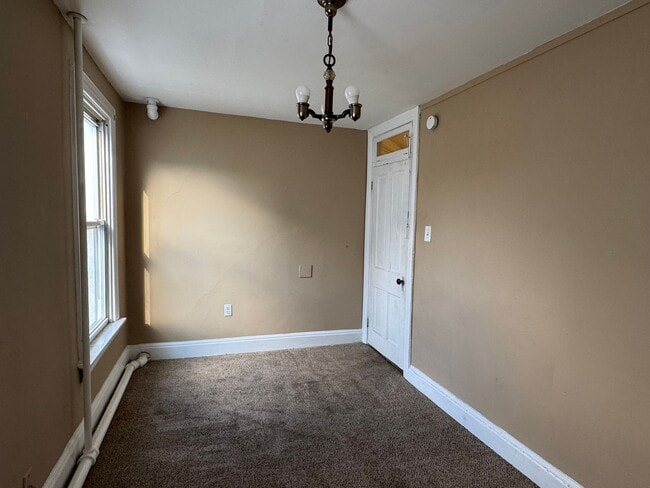 Building Photo - 209 Reno Ave