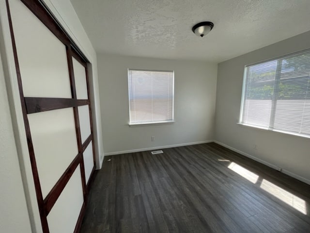Building Photo - 2717 W Regan Ave