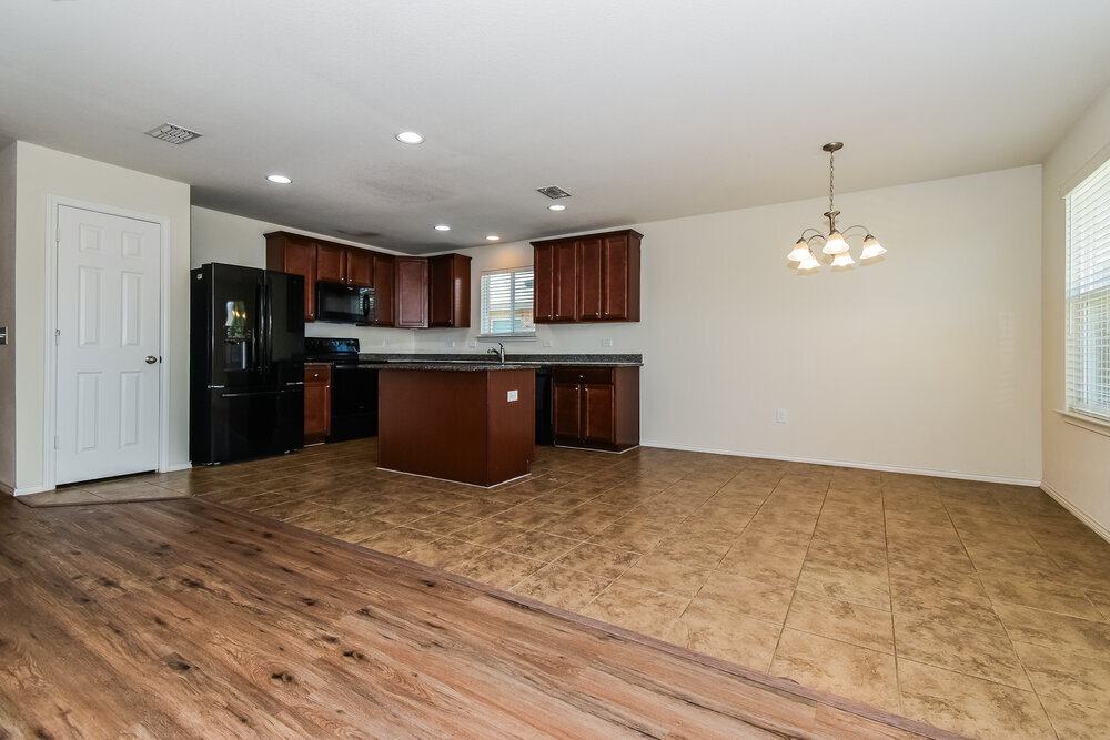 Building Photo - 1449 Vernon Dr