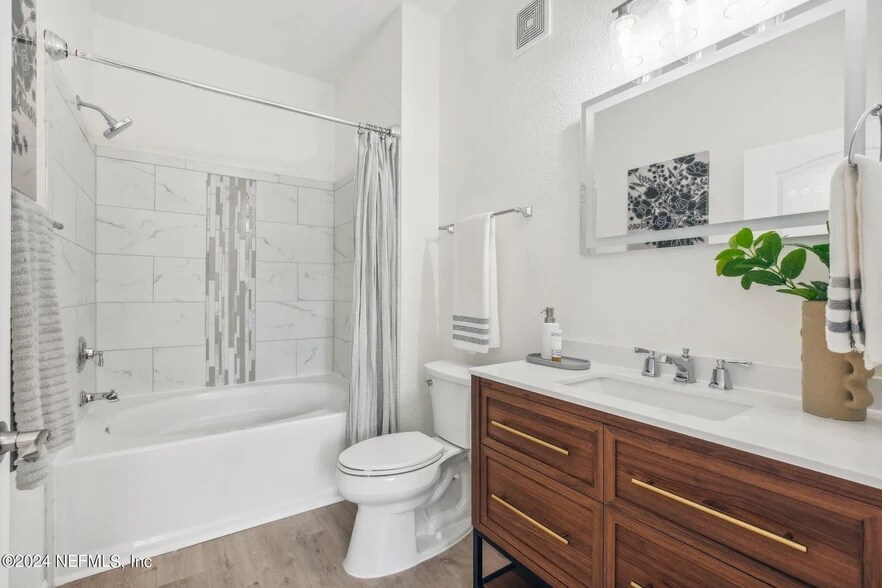Primary Bath - 8601 Beach Blvd