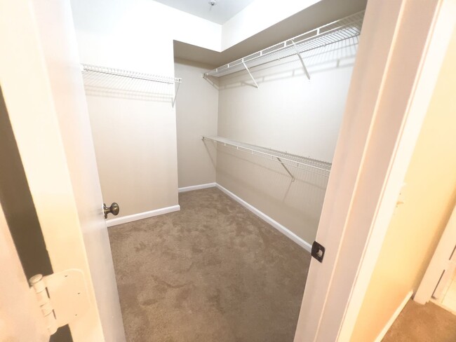 Building Photo - SABLE WALK RENTAL MOVE IN NOW!Spacious 2X2...