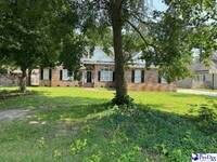 Building Photo - 3401 Saxon Dr